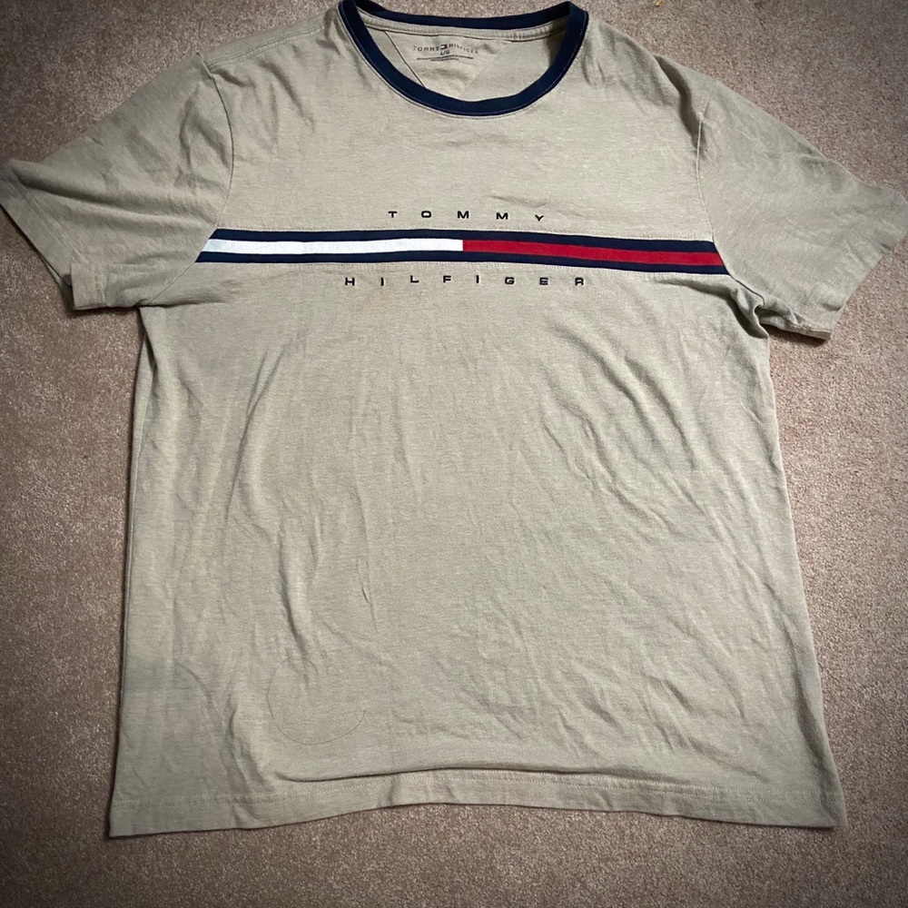 Tommy Hilfiger Essential Flag Logo T- Shirt